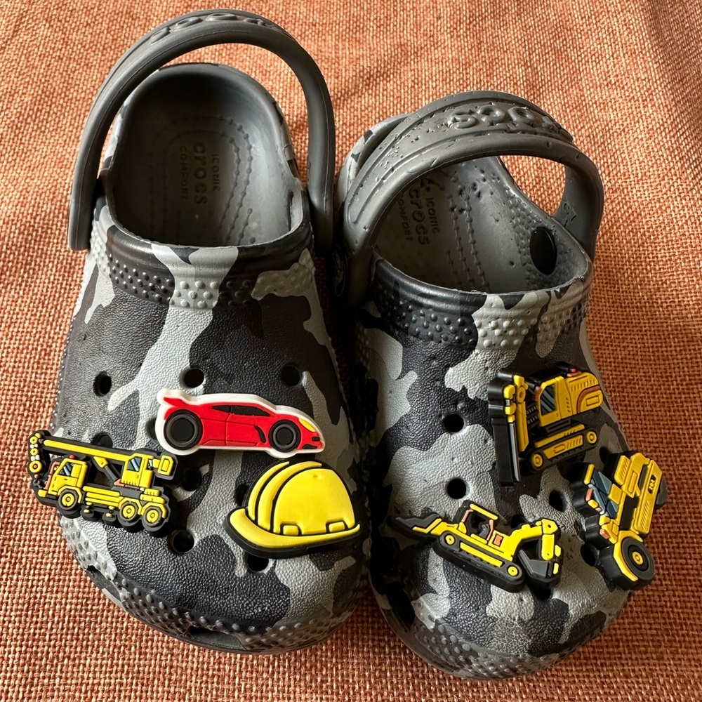 Boys crocs